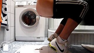 Sportboy scheisst dünnschiss