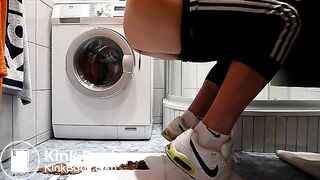 Sportboy scheisst dünnschiss