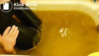 pooping in lycra in bathtub
