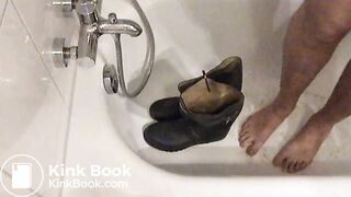 Gummistiefel vollgeschissen und abgewichst