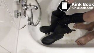 Gummistiefel vollgeschissen und abgewichst