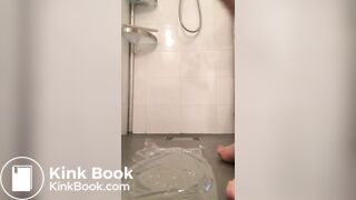 Sissy pooping in doggy style