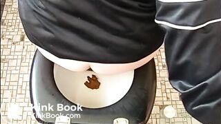 kacken auf Flachspühlklo