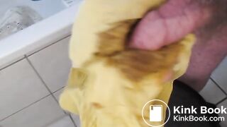 Wank with shit in yellow pants