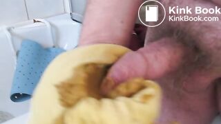 Yellow shit in yellow pants