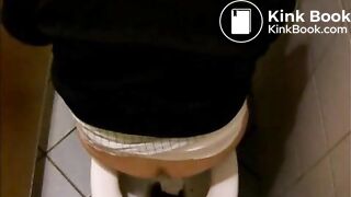 Auf öffentlichem Klo 2