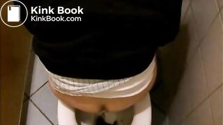 Auf öffentlichem Klo 2