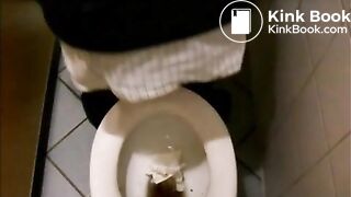 Auf öffentlichem Klo 2