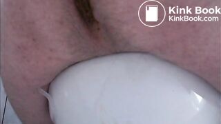 2XIns Klo gepisst und DAVOR gescatet