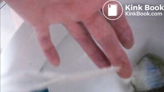 2XIns Klo gepisst und DAVOR gescatet