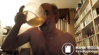 tumblr_o8tyat0KII1vrht4e_480