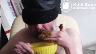 Scheissefressen_mit_Dildo