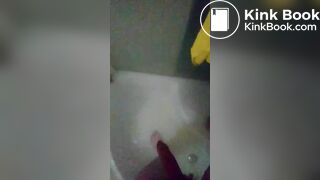 Je me branle et jute avec ma merde