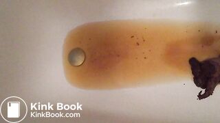 Wanne voller Kacke und Pisse mit Sperma veredelt !!!