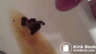 Wanne voller Kacke und Pisse mit Sperma veredelt !!!