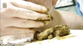 SCAT Con la boca llena de mierda