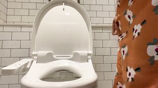 Orgasm with water from toilet bowl
