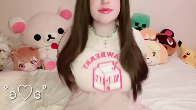 ♡ Barely 18yr Cute Girl Shows You How Soft & Squishy Her Tits Are ♡ ????
