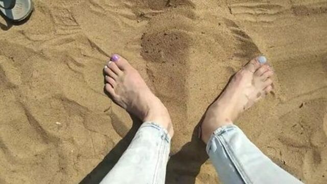 I play foot fetish on a public beach with the sand with my sweet legs. feet need to lick GinnaGg (Verified Amateurs)
