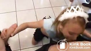 Blonde Slut Gangbang Bukkake