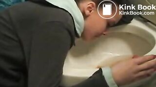 Bulimia Vomit and Food Poisoning - Girl got food poisonning mp4
