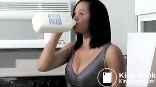 Gorgeous teen pukes her brains out