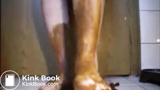 Mature bbw shitting and smear it on feet