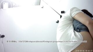 Beautiful women pooping in the toilet 38