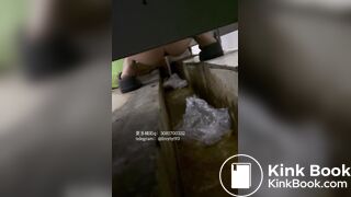 Beautiful women pooping in the toilet 73