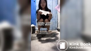 Beautiful women pooping in the toilet 76