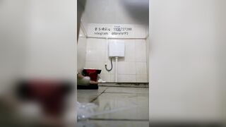Beautiful women pooping in the toilet 82