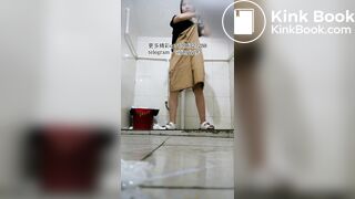 Beautiful women pooping in the toilet 82