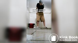 Beautiful women pooping in the toilet 82