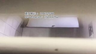 Beautiful women pooping in the toilet 86