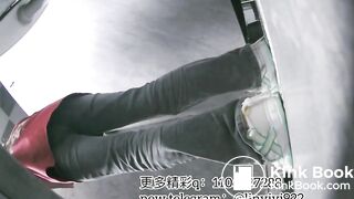 Beautiful women pooping in the toilet  90