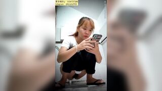 Beautiful women pooping in the toilet 97