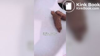 Beautiful women pooping in the toilet 105