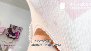 Beautiful women pooping in the toilet 123