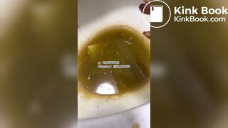 Beautiful women pooping in the toilet 124