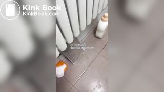 Beautiful women pooping in the toilet 124