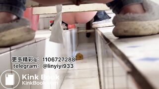 Beautiful women pooping in the toilet  132