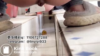 Beautiful women pooping in the toilet  132