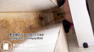 Beautiful women pooping in the toilet  133