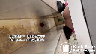 Beautiful women pooping in the toilet  133