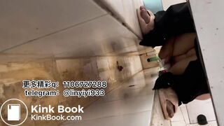 Beautiful women pooping in the toilet  133