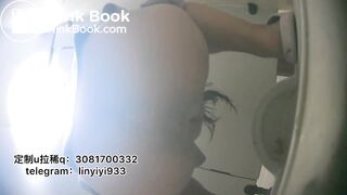 Beautiful women pooping in the toilet 134