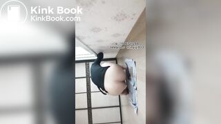 Beautiful women pooping in the toilet 139