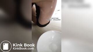 Beautiful women pooping in the toilet 139