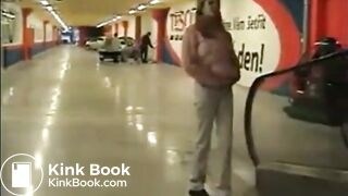 PSG - Sandra public pants mess #3