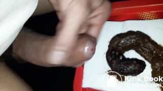 Je te montre comment je fais caca, je me masturbe et je jouis